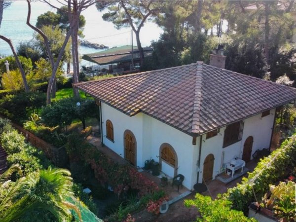 casa indipendente in vendita a Rosignano Marittimo in zona Castiglioncello