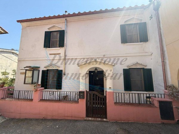 casa indipendente in vendita a Rosignano Marittimo in zona Gabbro