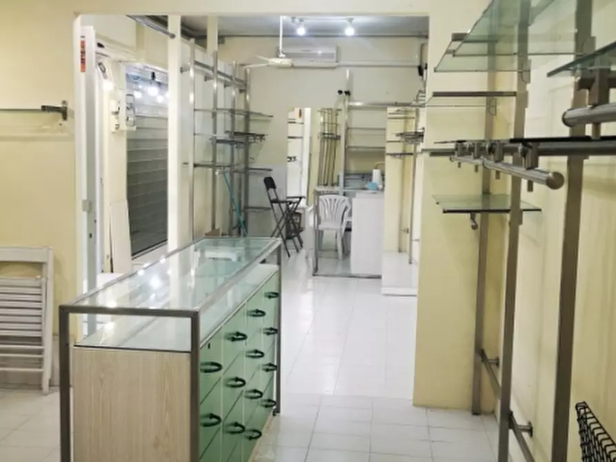 negozio in vendita a Rosignano Marittimo in zona Castiglioncello