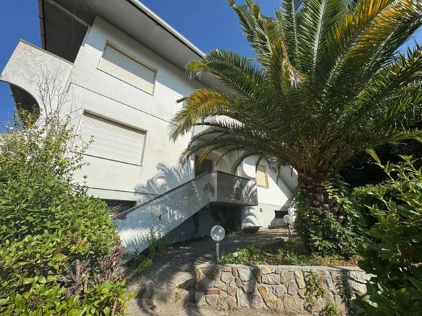casa indipendente in vendita a Rosignano Marittimo in zona Nibbiaia