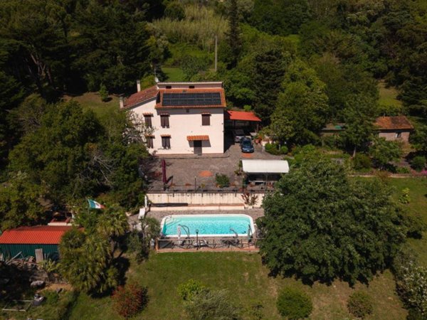 casa indipendente in vendita a Rosignano Marittimo in zona Gabbro
