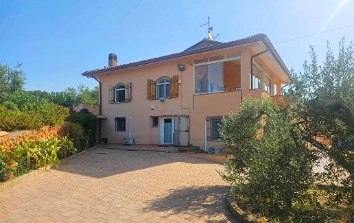 casa indipendente in vendita a Rosignano Marittimo