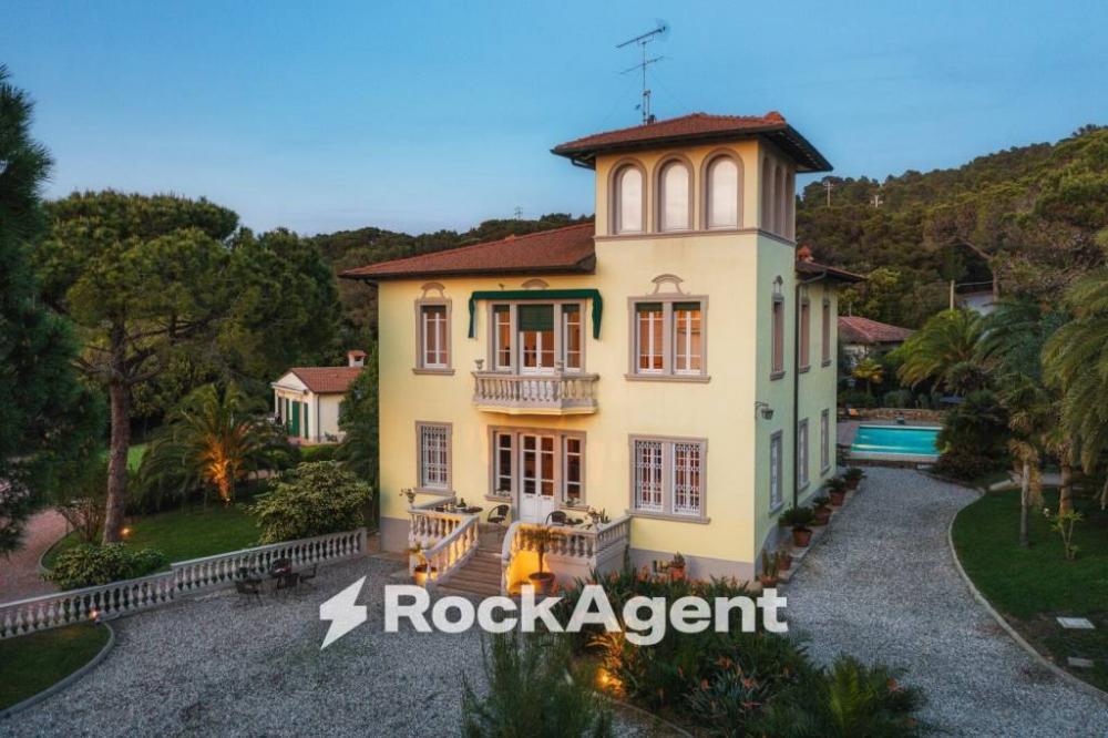 casa indipendente in vendita a Rosignano Marittimo in zona Castiglioncello