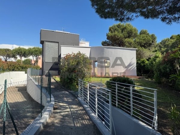 casa indipendente in vendita a Rosignano Marittimo in zona Castiglioncello