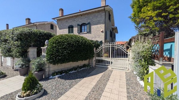 casa indipendente in vendita a Rosignano Marittimo in zona Rosignano Solvay