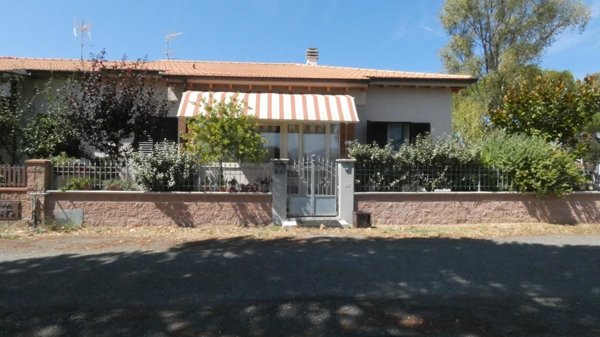 casa indipendente in vendita a Rosignano Marittimo in zona Vada
