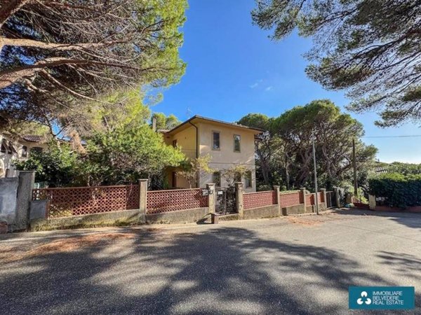 casa indipendente in vendita a Rosignano Marittimo in zona Castiglioncello