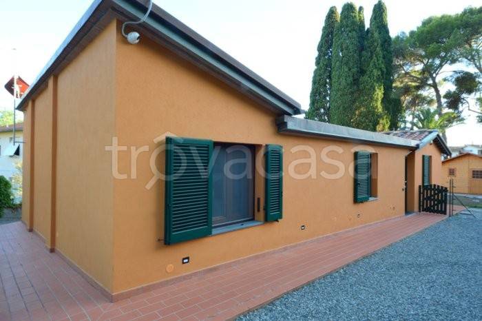 casa indipendente in vendita a Rosignano Marittimo in zona Castiglioncello