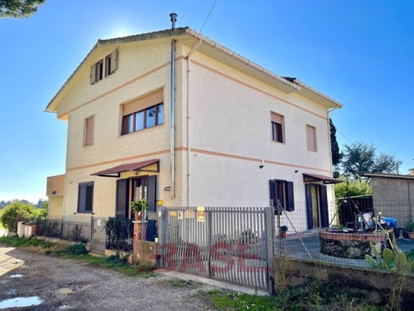 casa indipendente in vendita a Rosignano Marittimo