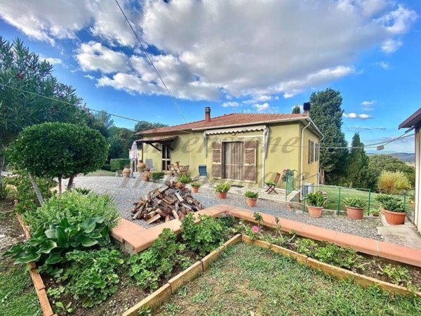 casa indipendente a Rosignano Marittimo in zona Castelnuovo della Misericordia