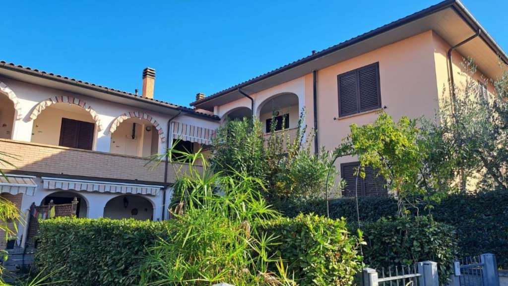 appartamento in vendita a Rosignano Marittimo in zona Nibbiaia