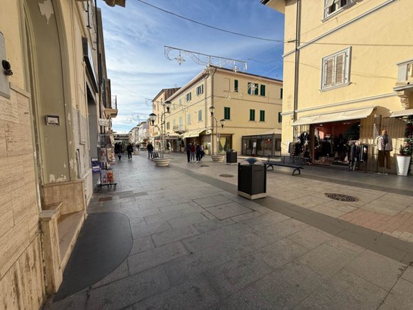 negozio in vendita a San Vincenzo