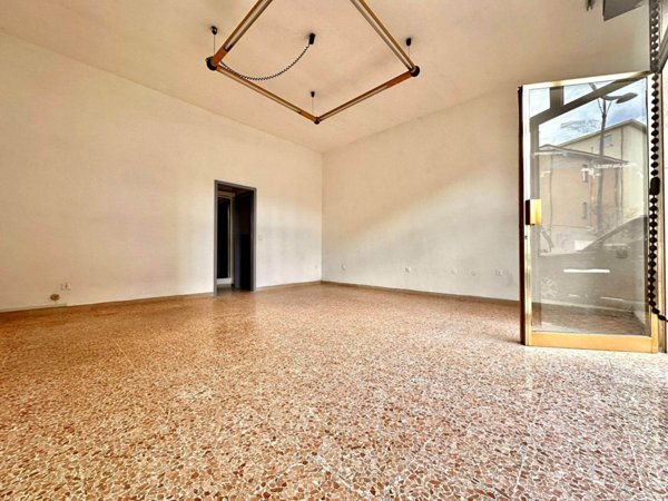negozio in vendita a San Vincenzo