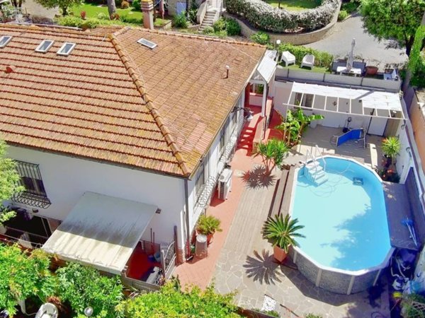 casa indipendente in vendita a San Vincenzo