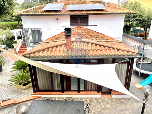 casa indipendente in vendita a San Vincenzo