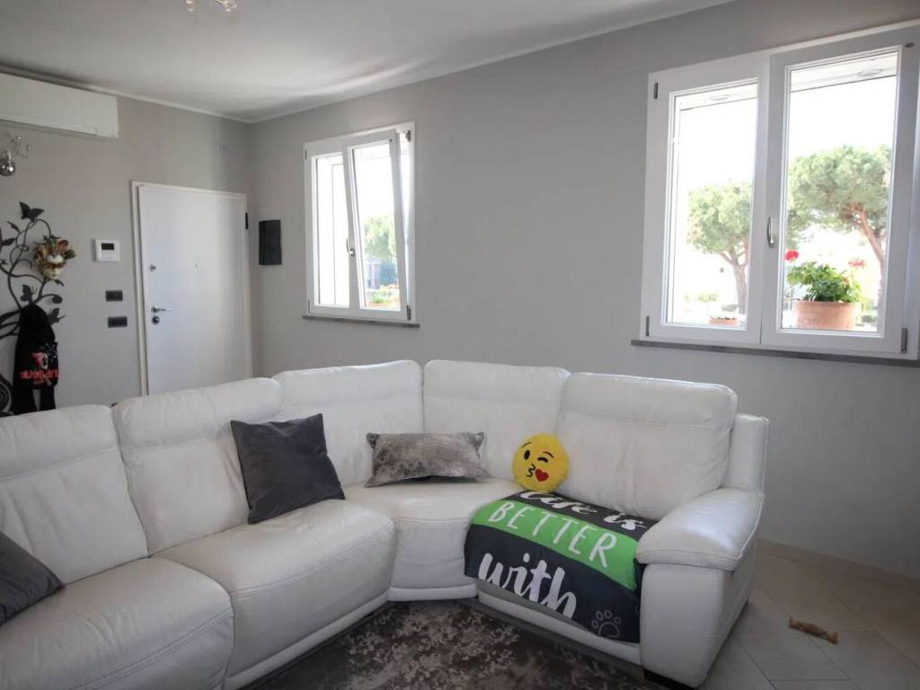 casa indipendente in vendita a San Vincenzo