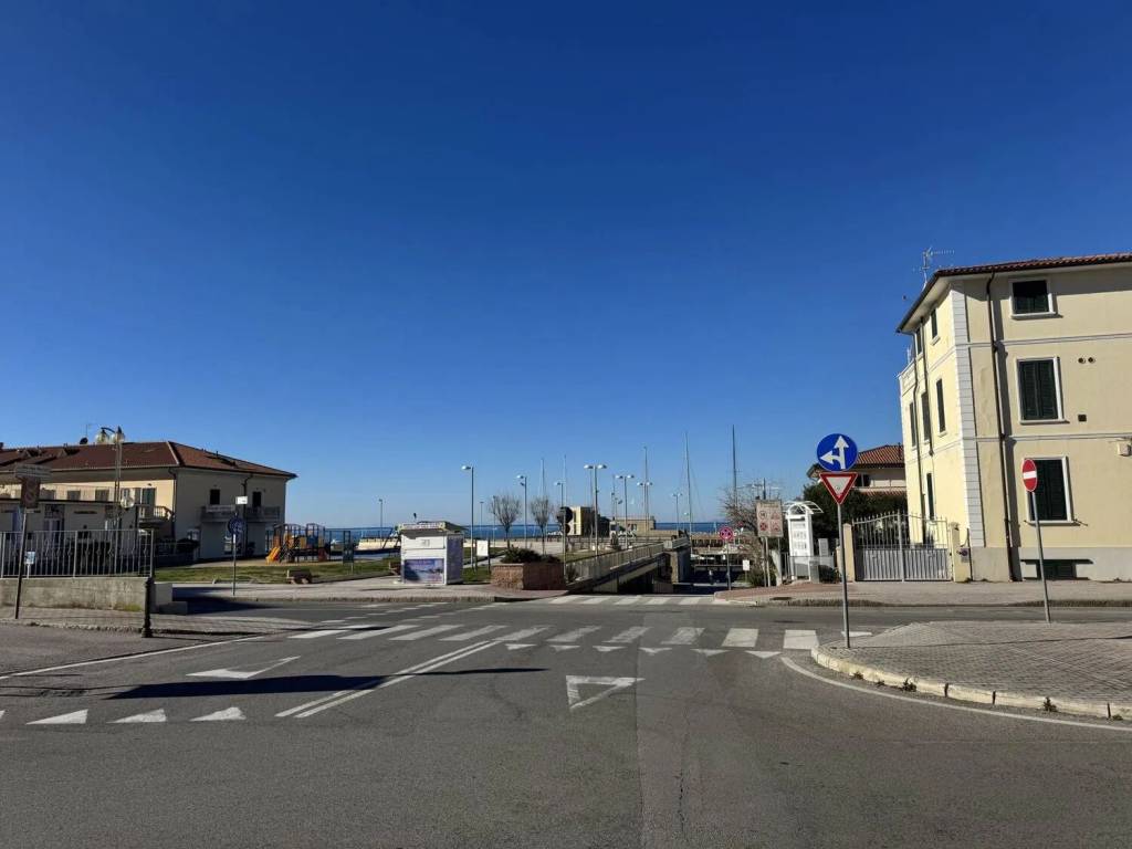 negozio in vendita a San Vincenzo