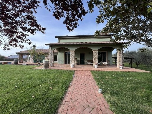 casa indipendente in vendita a San Vincenzo