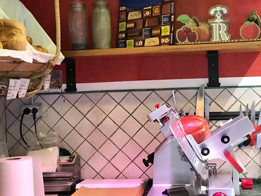 negozio in vendita a San Vincenzo