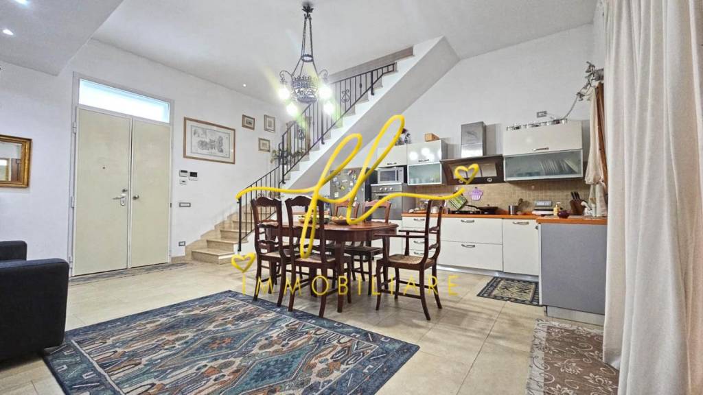 casa indipendente in vendita a San Vincenzo