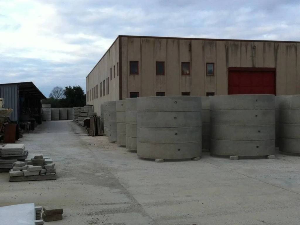 locale commerciale in vendita a San Vincenzo