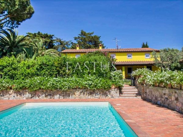 casa indipendente in vendita a San Vincenzo