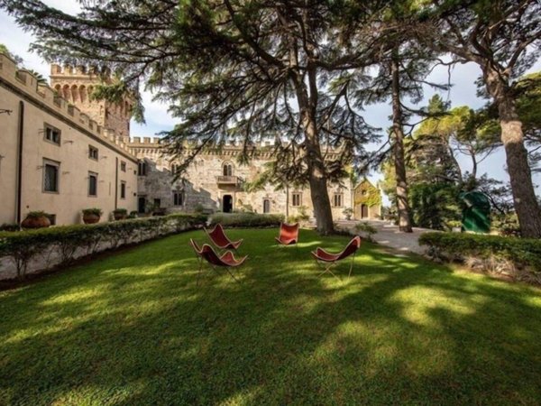 intera palazzina in vendita a San Vincenzo