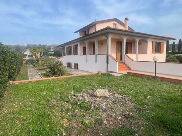 casa indipendente in vendita a San Vincenzo