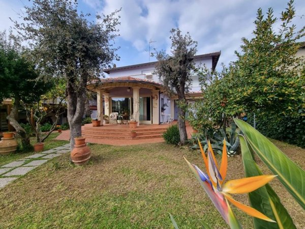 casa indipendente in vendita a San Vincenzo