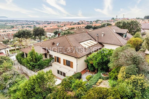 casa indipendente in vendita a San Vincenzo