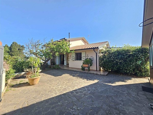 casa indipendente in vendita a San Vincenzo