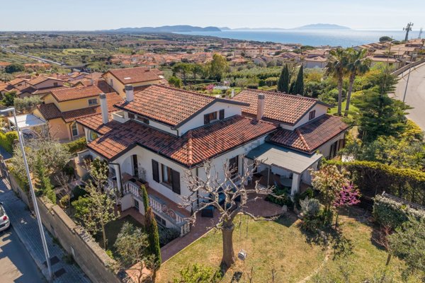 casa indipendente in vendita a San Vincenzo