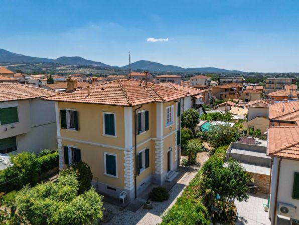 casa indipendente in vendita a San Vincenzo