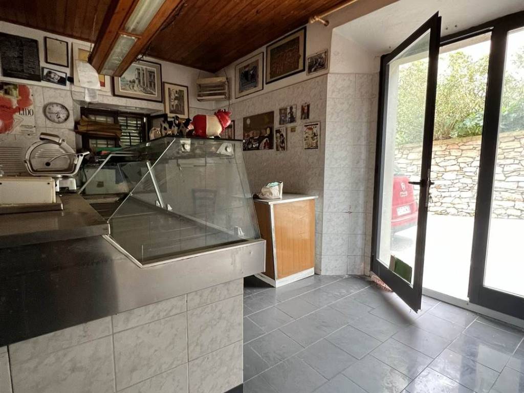 negozio in vendita a Sassetta