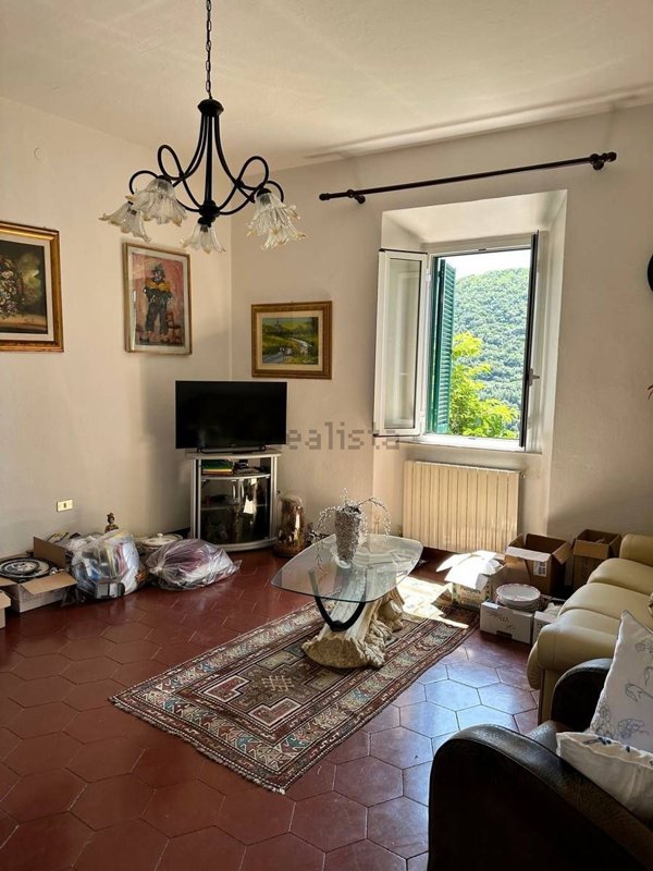 casa indipendente in vendita a Sassetta