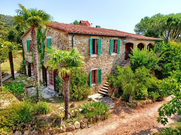 casa indipendente in vendita a Sassetta