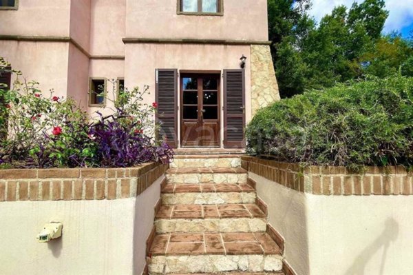 casa indipendente in vendita a Sassetta