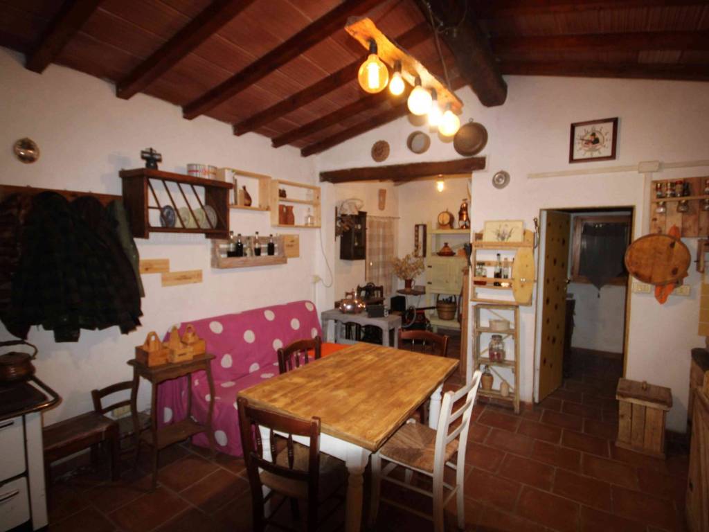casa indipendente in vendita a Sassetta