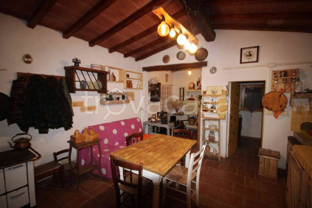 casa indipendente in vendita a Sassetta