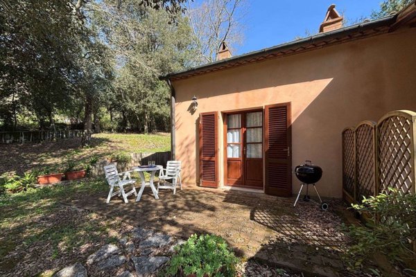 casa indipendente in vendita a Sassetta