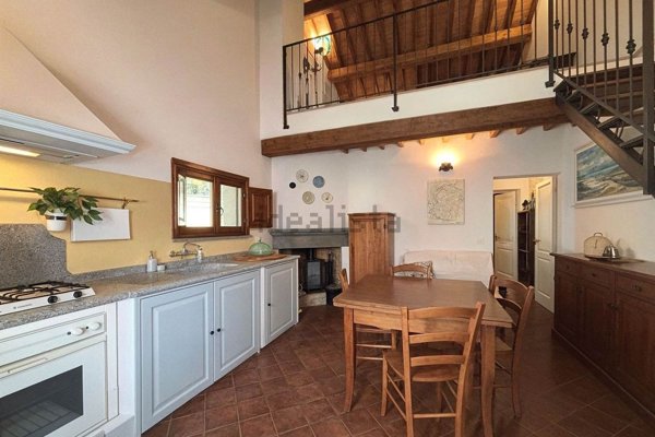 casa indipendente in vendita a Sassetta