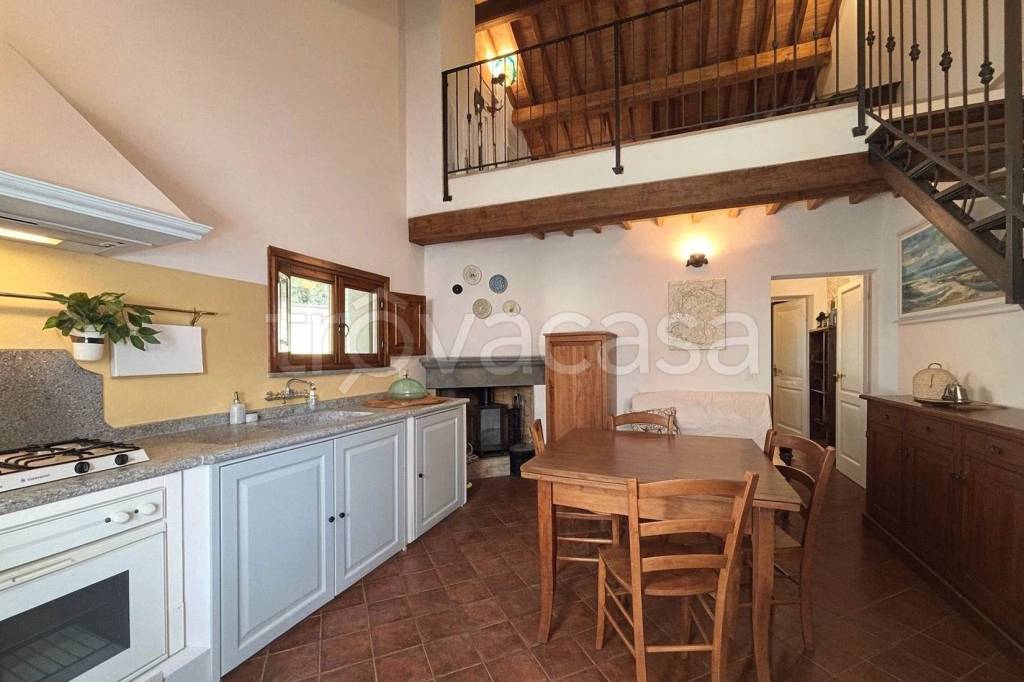 casa indipendente in vendita a Sassetta