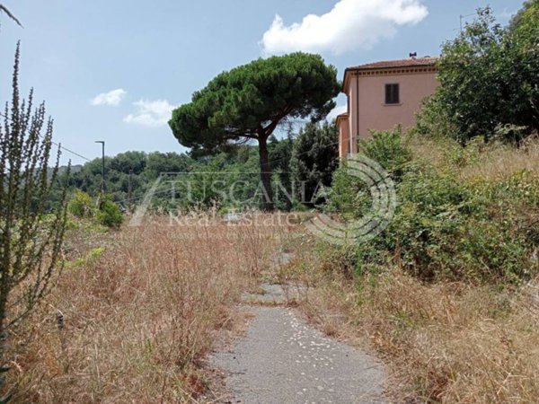 intera palazzina in vendita a Sassetta
