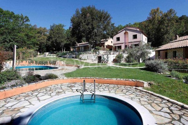 casa indipendente in vendita a Sassetta