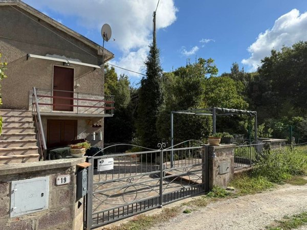 casa indipendente in vendita a Sassetta