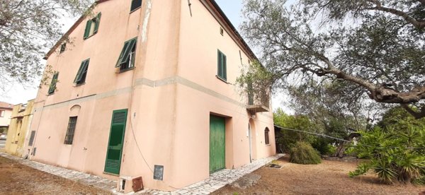 negozio in vendita a Suvereto