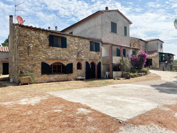 appartamento in vendita a Suvereto in zona Prata