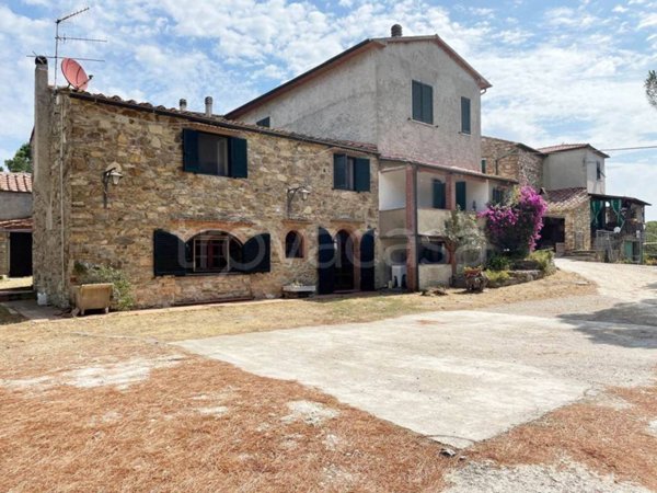 appartamento in vendita a Suvereto in zona Prata