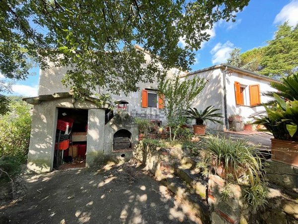 casa indipendente in vendita a Suvereto in zona Prata