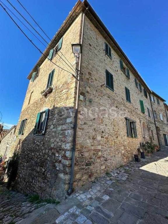 appartamento in vendita a Suvereto in zona Belvedere